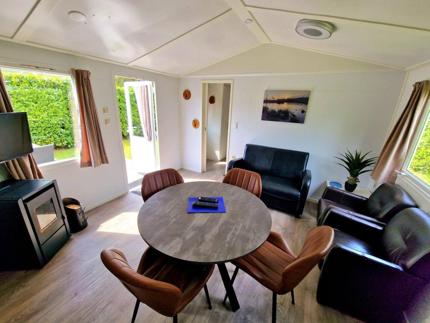 Charmante Woning Op Rustig Park Met Fietsen Epe Exterior photo
